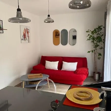 Marycel T2 Avec Terrasse Wifi Clim Et Garage Hébergement de vacances Bandol