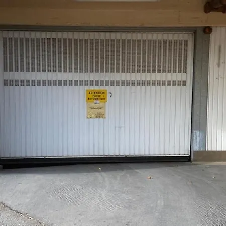 Marycel T2 Avec Terrasse Wifi Clim Et Garage Hébergement de vacances Bandol