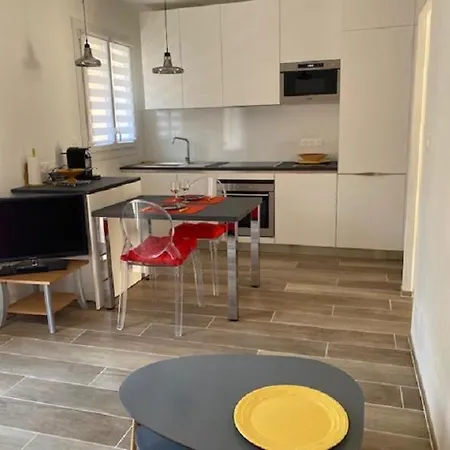 Marycel T2 Avec Terrasse Wifi Clim Et Garage