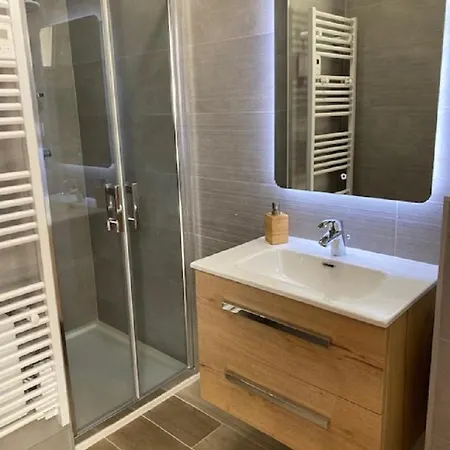 Marycel T2 Avec Terrasse Wifi Clim Et Garage Casa de Férias Bandol